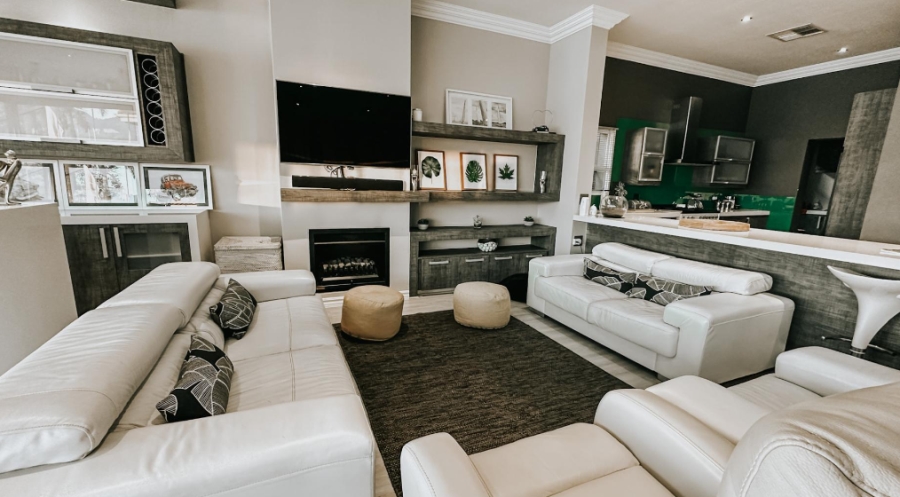 5 Bedroom Property for Sale in Pecanwood Estate North West